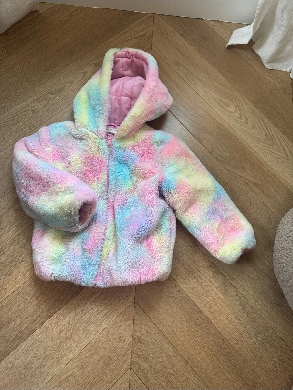 Tucker + Tate Pastel Rainbow Faux Fur Hoodie in Pink Lining, size 4